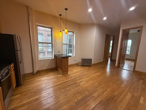 2nd image of 1385 Saint Johns Pl APT 7