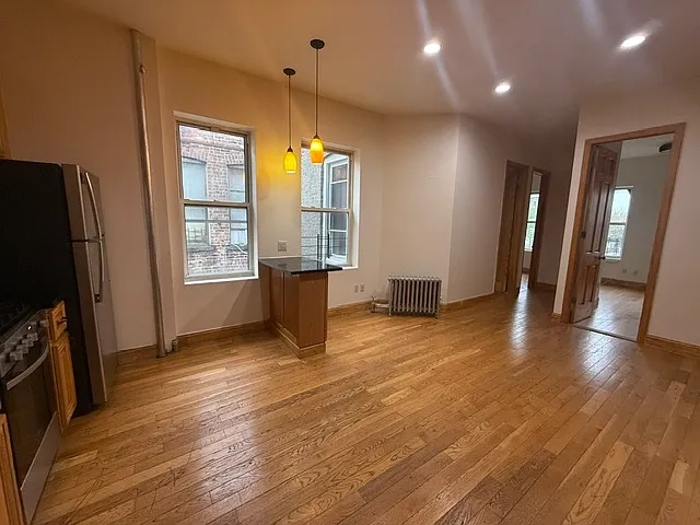 Building Photo - 1385 Saint Johns Pl #7