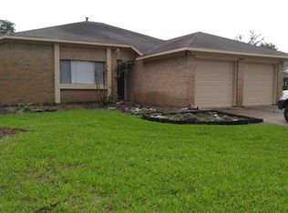 335 Capehill Dr, Webster, TX 77598