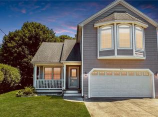 552 Shore Acres Ave, North Kingstown, RI 02852