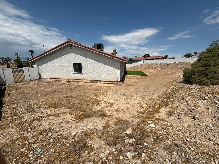 1335 Bobrich Cir — Photo 23