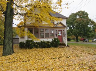 822 N Main St, Three Rivers, MI 49093