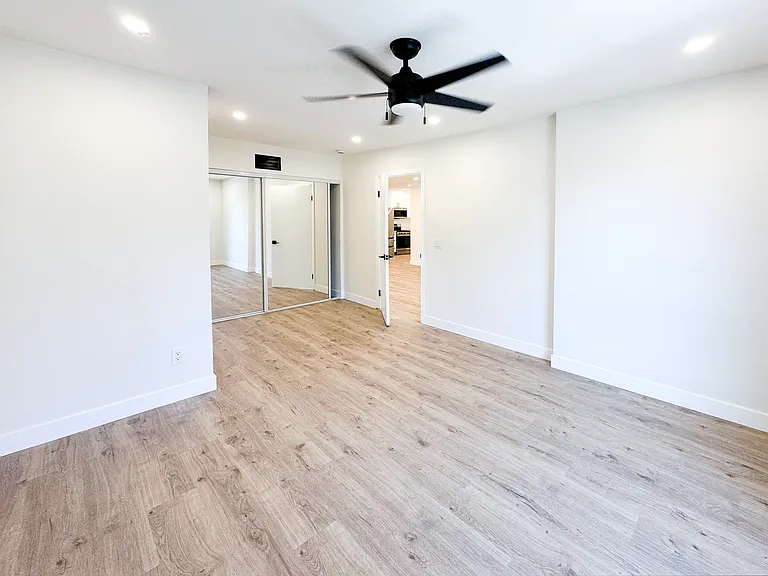 500 Jackson Pl #306 — Photo 8