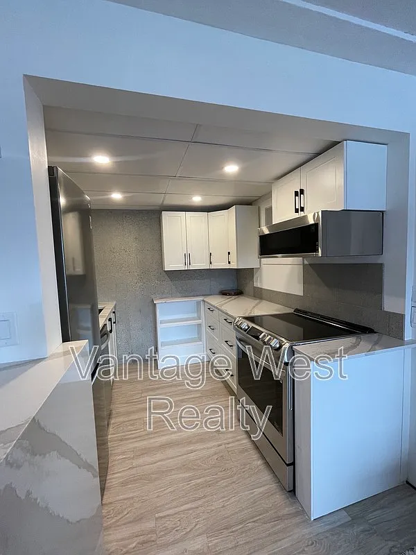 1 bed, 1.0 bath, $1,700 — Photo 4
