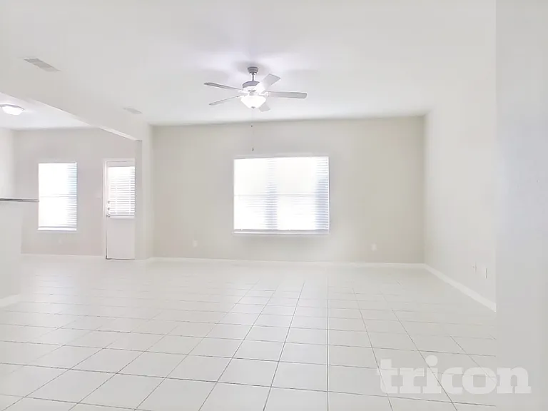 916 American Monarch Dr — Photo 4