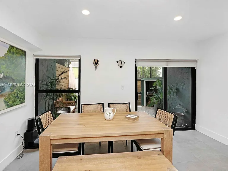 3138 Mary St #3138 — Photo 17