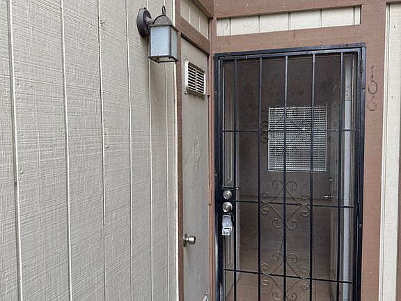 5th image of 3352 N Marks Ave APT 106