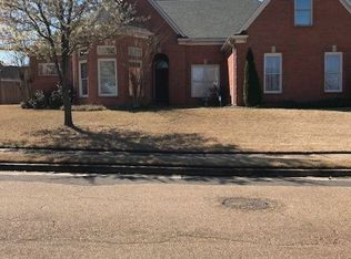 1695 E Belledeer Dr, Cordova, TN 38016