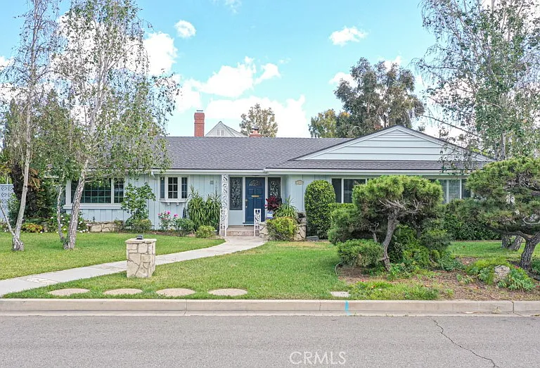 1200 W Rowan St — Photo 1