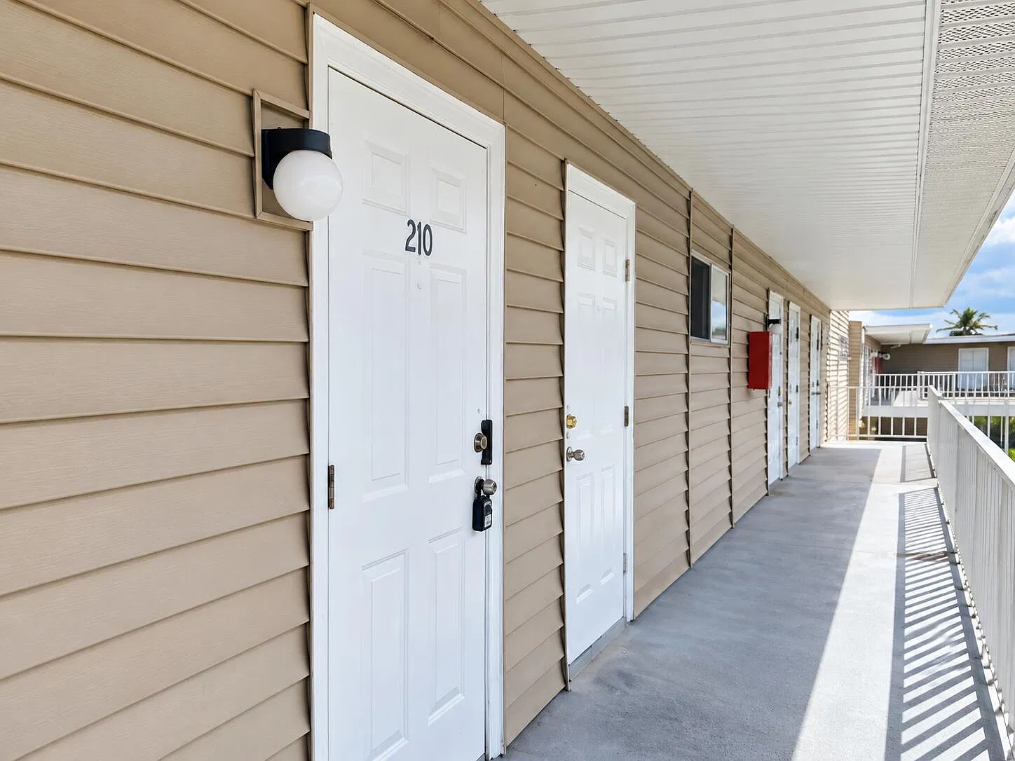 2 bed, 1.0 bath, 773 sqft, $1,700 — Photo 2