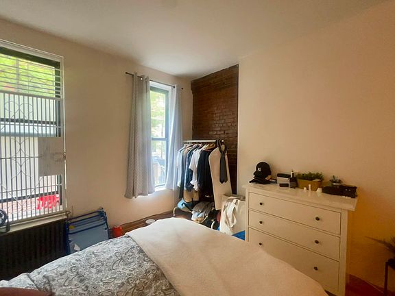 2nd image of 70 Orchard St APT 4