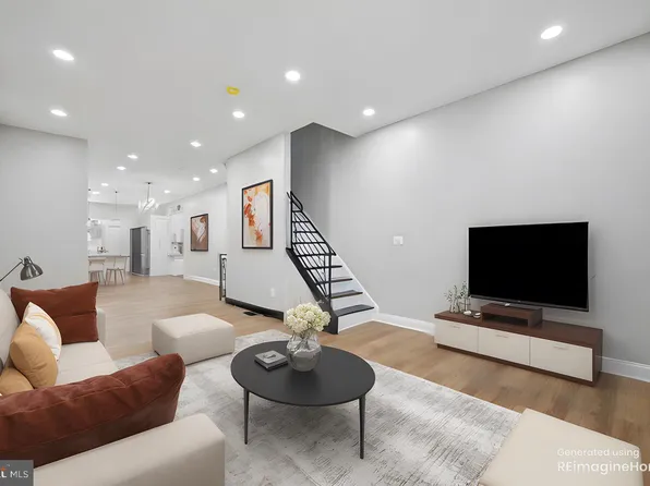 5533 Hunter St, Philadelphia, PA 19131