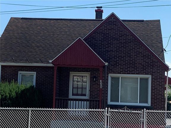 2nd image of 1523 Elmwood Ave