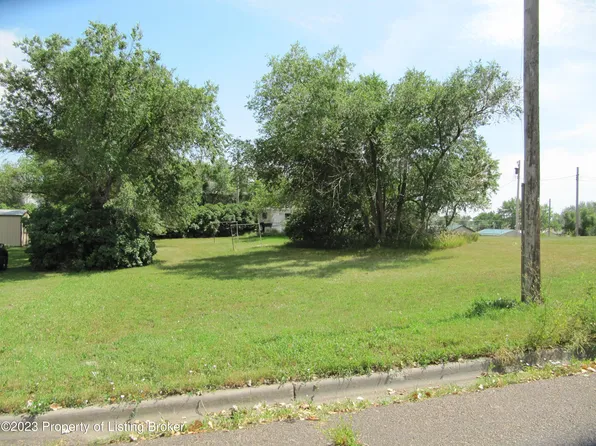 3rd Ave SE, Beach, ND 58621