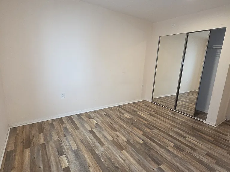 14537 Archwood St #301 — Photo 11