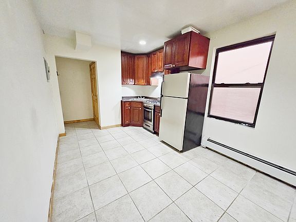 4th image of 506 9th Ave #6S