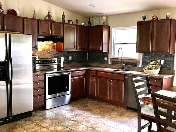 2nd image of 640 Lindsey Dr