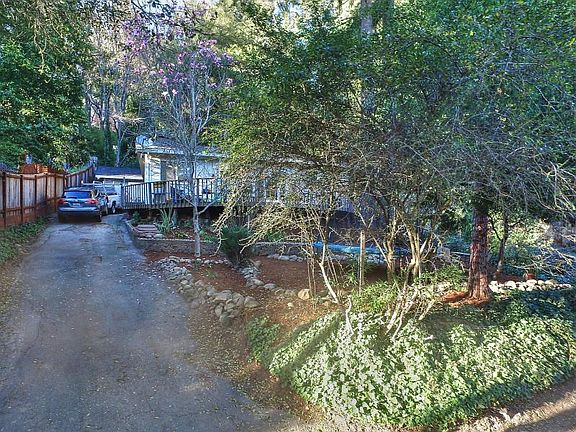 4th image of 540 Manzanita Ave