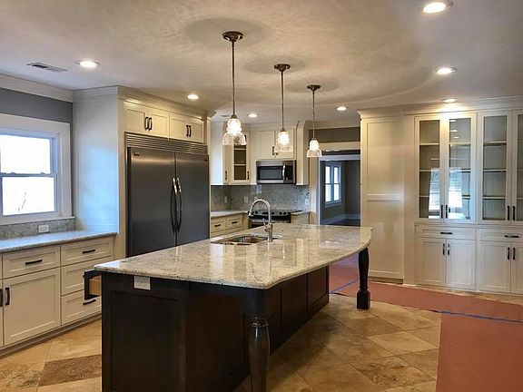 5th image of 332 Forest Hill Dr
