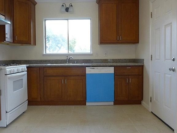 5th image of 296 Eureka Ct