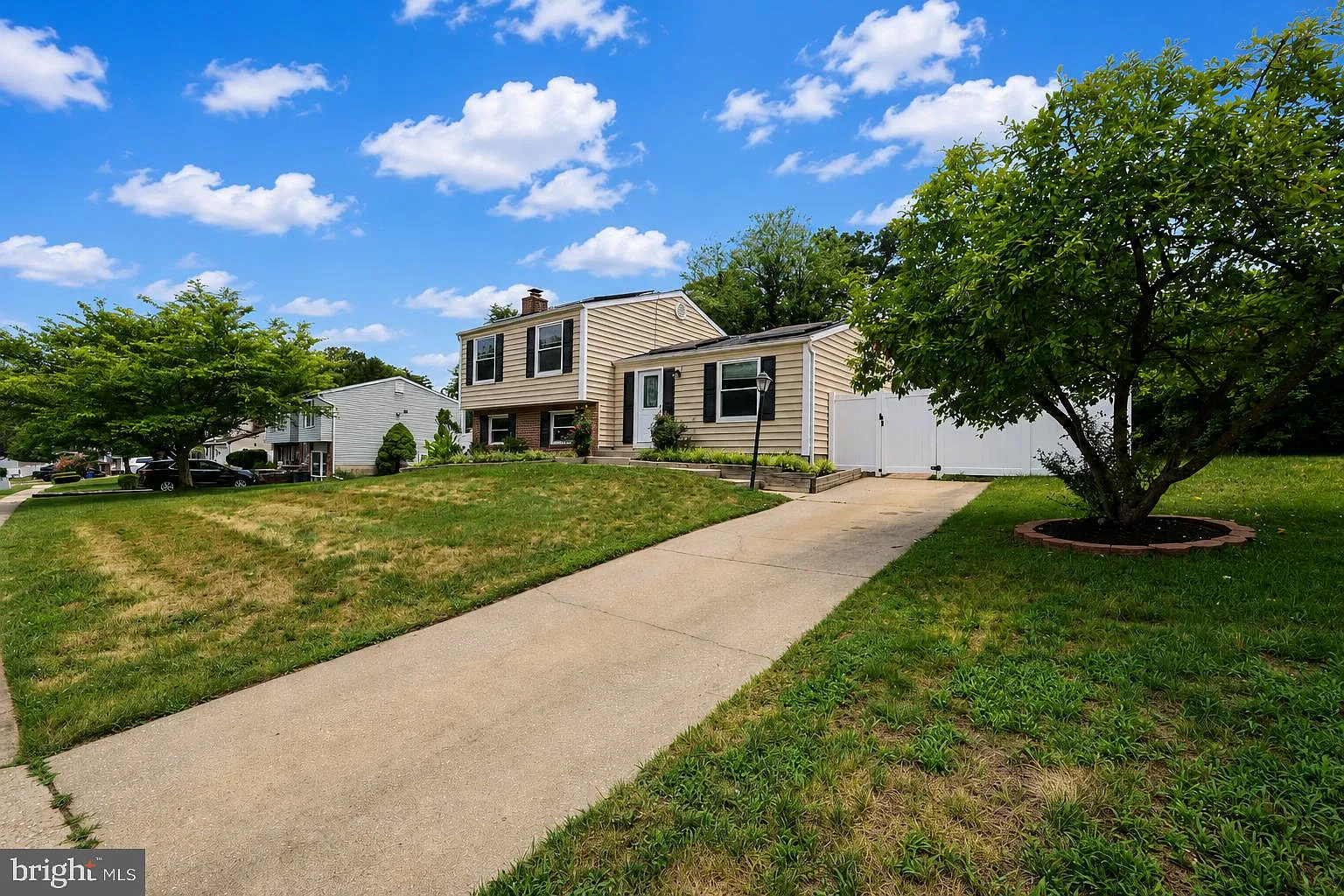 3 bed, 2.0 bath, 1744 sqft, $3,000 — Photo 3