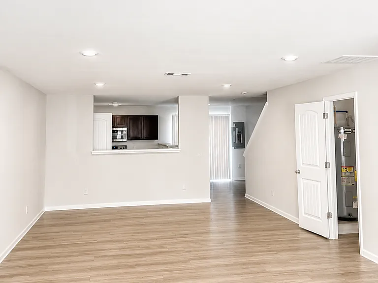 11 Saint Augustine Way — Photo 6
