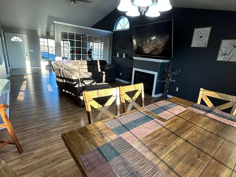 797 SW Sunnyside Dr — Photo 3