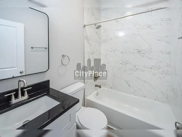 1722 Ingram St #B — Photo 16