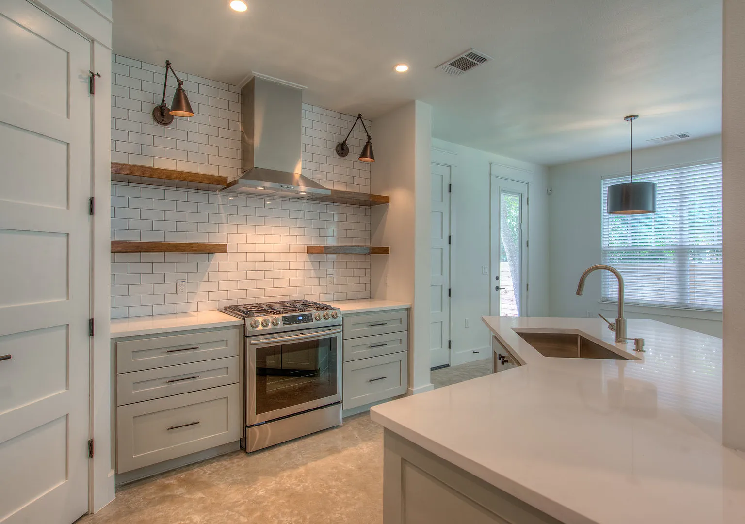 Ut Pre Lease: Newly Constructed: Luxury 4 Bed / 3 Bath Home In West Campus — Photo 3