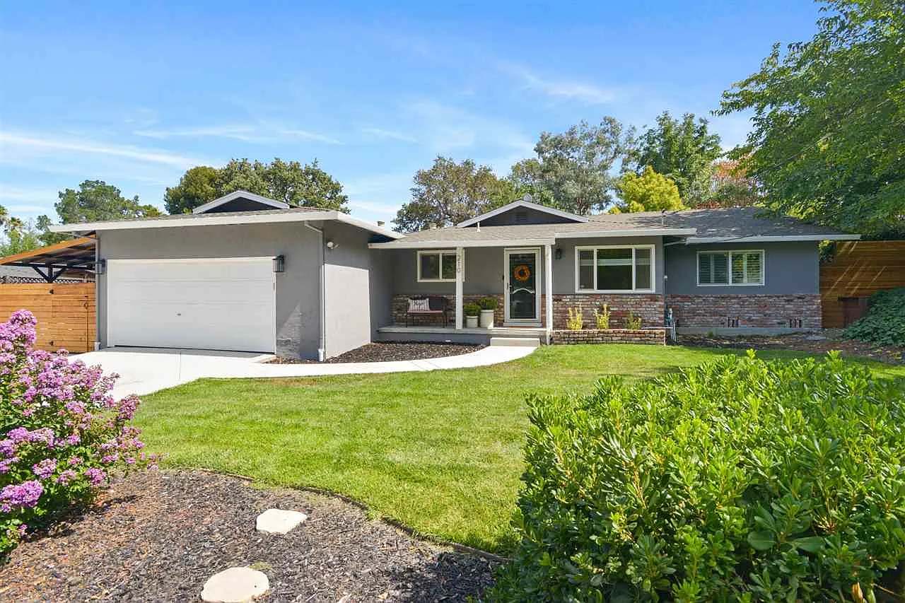 210 Greenwich Dr photo 1