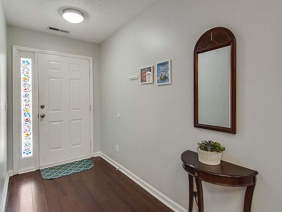 4th image of 1120 Pauline Ave