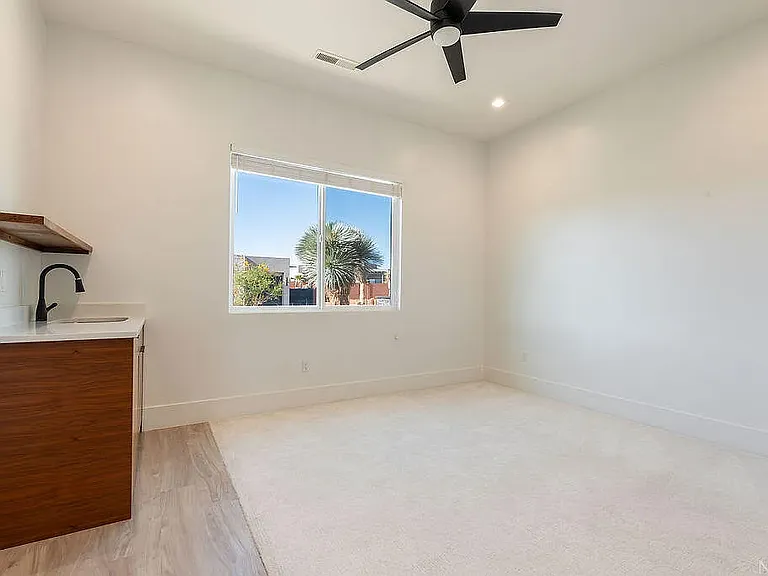 147 E Terrace Ln — Photo 25