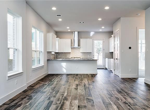 5th image of 1304 Westborough Ln