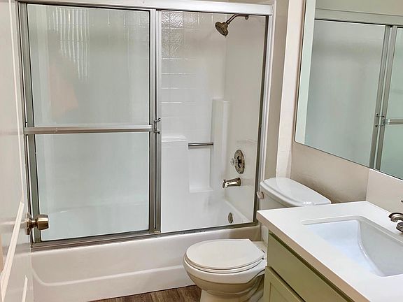 5th image of 1545 Amherst Ave APT 301