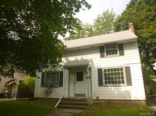 155 Highland Dr, Williamsville, NY 14221