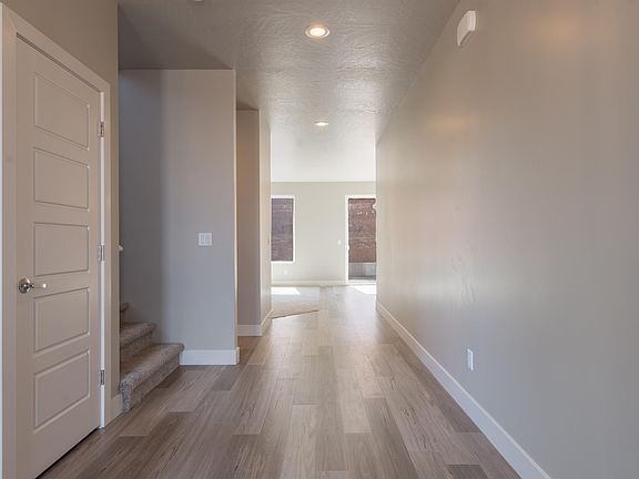 2nd image of 438 Stone Mountain Dr #28