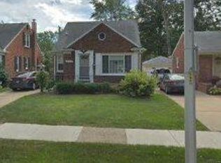 1535 Aline Dr, Grosse Pointe Woods, MI 48236