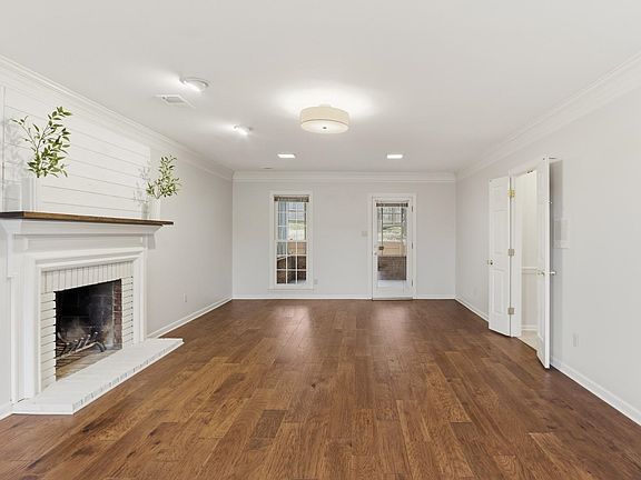 4th image of 8372 Bazemore Rd