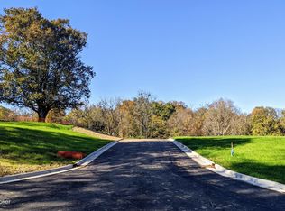 2000 Olmsted View Ct, Louisville, KY 40205