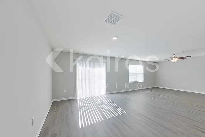 8621 SW 43rd Ter — Photo 3