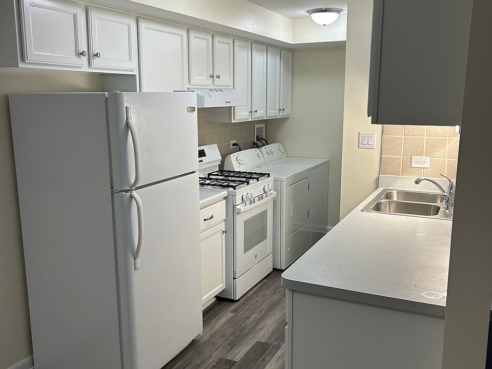 1st image of 7902 164th Pl