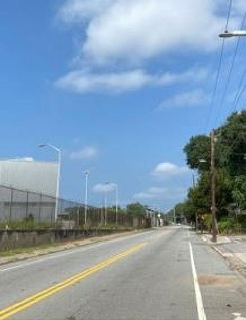 Exterior Neighborhood (street photo)