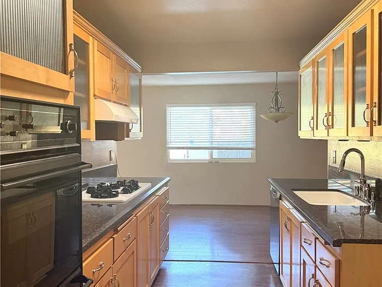 3528 Castle Rock Rd — Photo 7