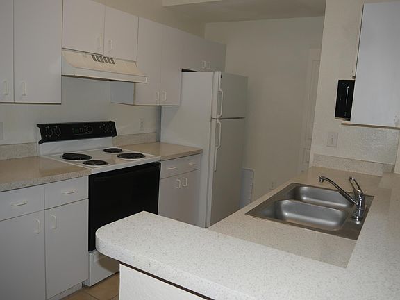 4th image of 17110 Carrington Park Dr APT 819