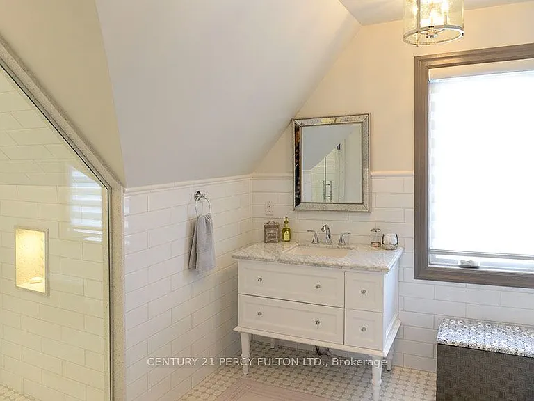 44 Hawkridge Ave #COACH HOUSE — Photo 10