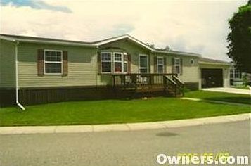 House w/2 1/2 car garage