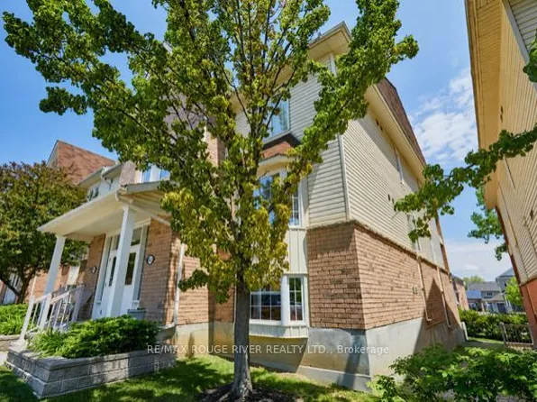 92 Petra Way #3, Whitby, ON L1R 0A3