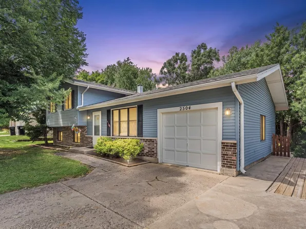 2504 W Fairview Ln, McHenry, IL 60051