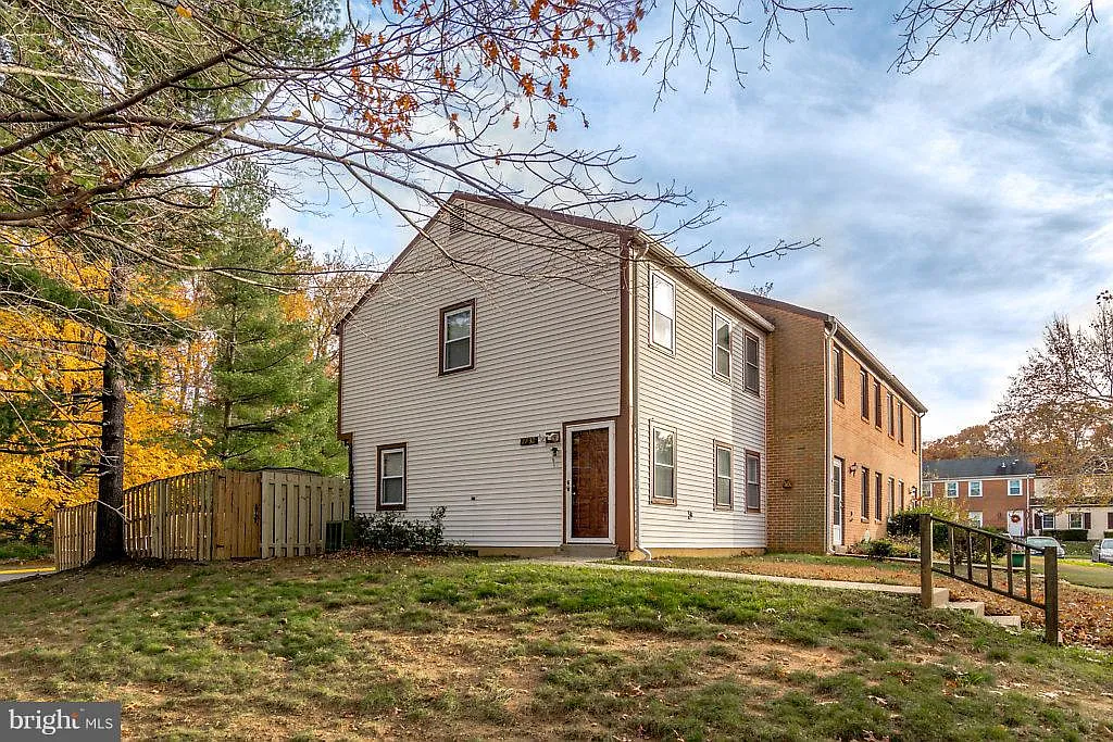 Building Photo - 7732 Matisse Way