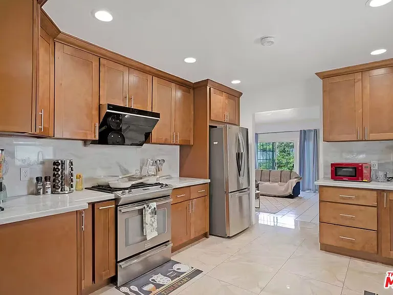 15213 Daphne Ave — Photo 8